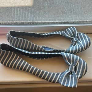 Women Size 11 Striped Flats